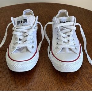 White Converse Women’s Sz 6.5
